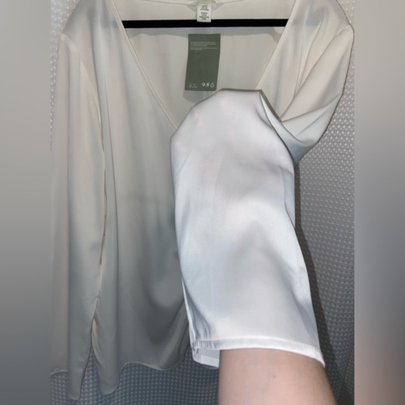 Women’s H&M long sleeved gathered front silky white top size XXL NWT‎ - Picture 3 of 10
